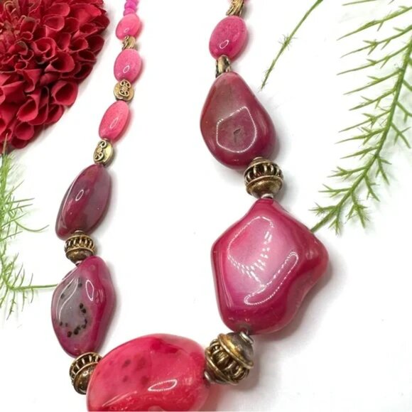 NEW⚜️Pink Geode Gemstone Beaded Necklace - Picture 4 of 4